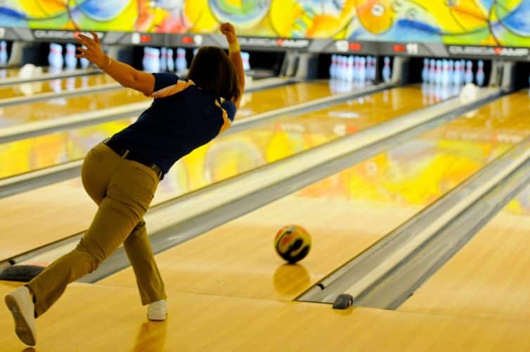 A Guide to Choosing the Best Knee Brace for Bowling